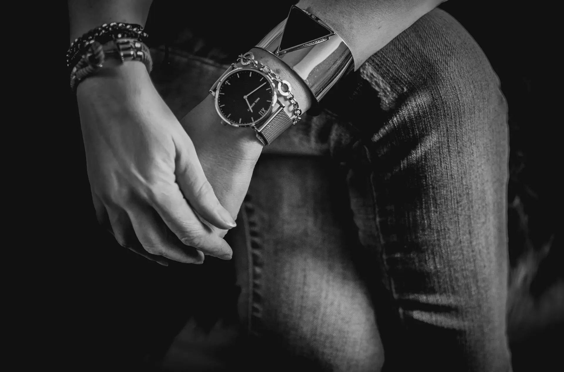 Markenuhr und Schmuck-Armbänder aus dem Sortiment von Juwelier Grützmacher